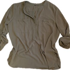 Elegant Women's Button-Up Blouse